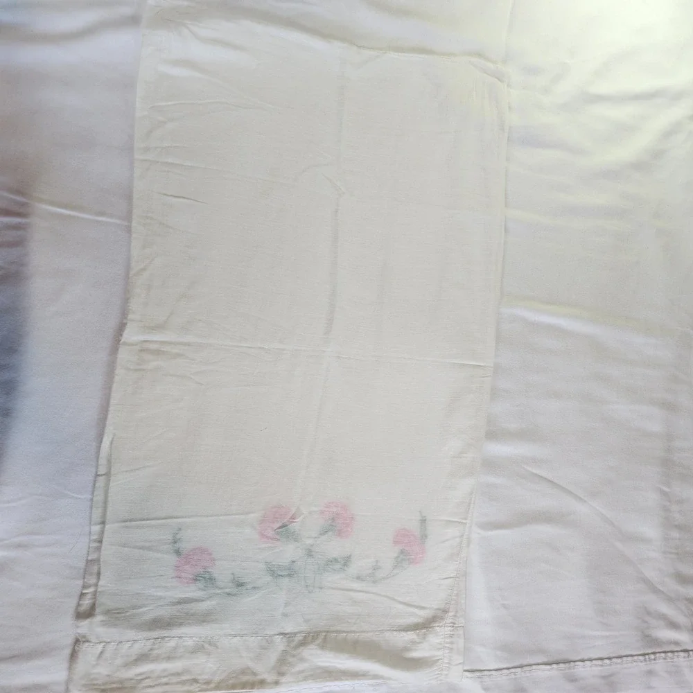 VTG Embroidered Standard Pillowcase Handmade Pink Floral White‎ Linen